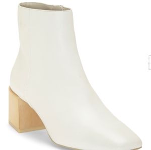 Vince Camuto wood block heel Size 7M